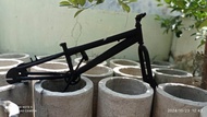 rangka sepeda bmx ukuran ban 20. bahan sepeda balap bmx. bisa request warna