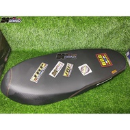 Lighten hub wave JRP FLAT SEAT YAMAHA MIO SOUL I 125 GT DRY CARBON NEW RUBBERIZE LOGO (ORIG THAILAND