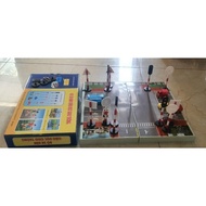 SA Minh Huy Traffic Education Compass Set (Magnet)