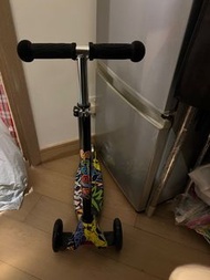 Scoobi 三輪滑板車