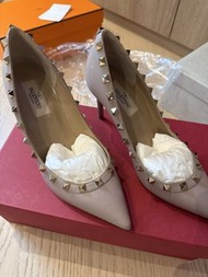 Valentino Garavani 鉚釘高跟鞋