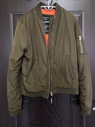 Superdry 軍綠色飛行夾克 外套 極度乾燥