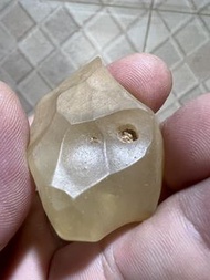 25 g -  天然原石 (帶指紋溶蝕紋） - 利比亞沙漠玻璃/沙漠隕石 Libyan desert glass / 利比亞黄金玻璃隕石冲擊玻璃 LDG（手把件）