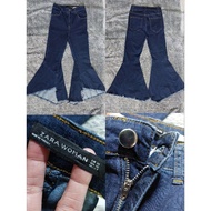 Women's Jeans Flared Legs ZARA SIZE XS Waist 24-26" Stretch
