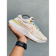 Nike ZoomX Invinsible Run Flyknit 2 Sail