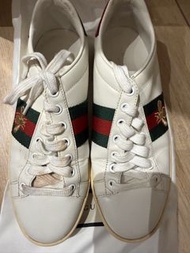 Gucci Ace 系列蜜蜂刺繡休閒鞋