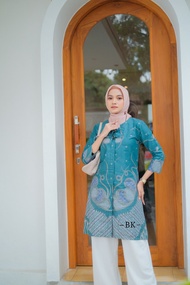 D2 Batik Tunik Batik Wanita Terbaru Tunik Batik Wanita Modern Murah Mewah Kekinian Baju Batik Wanita Atasan Tunik Batik Pekalongan Murah Lengan Panjang Kancing Depan Adem New Modern Seragam Pesta Resespsi Kantor Kerja Dinas Keren