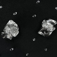 Edith & Jaz • 美國閃靈鑽原石 G8