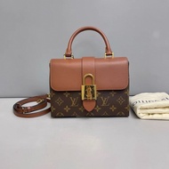 LV路易威登Locky bb焦糖色鎖頭包 芯片