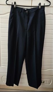 GERRY WEBER 灰藍色長褲. 夏天穿著清爽涼快. 有裡布. 腰位後兩側有橡筋. 兩個斜袋（仍未拆縫線）. 易打理，不變形. 褲腳 8.5濶.