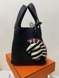 (🈹️靚價出售)Hermes Picotin 18  黑金 U stamp GHW 