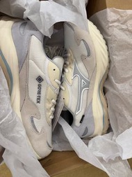 MIZUNO X BSTN WAVE RIDER BETA GTX