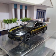 1:24 scale BMW M8 car model with lights and windscreen