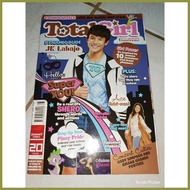 ✟ ☬ ◸ Total Girl Magazine with poster of Ariana Grande
