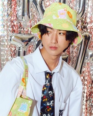 Kloset &amp; Etcetera Prom Night Bucket Hat หมวกบักเกต