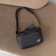 Arcteryx實用斜孭袋