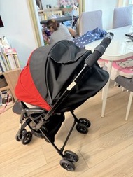 Combi 輕便嬰兒手推車 紅白黑 附星空雨罩