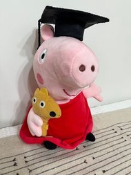 Peppa Pig 畢業公仔