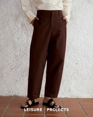 Leisure Projects) Pleated barrel pants  กางเกงขายาวที่ barrel ทรงเอวสูง ดีเทลจับจีบขนาดใหญ่ที่ข้างขา