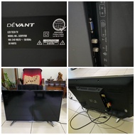 Devant Smart TV HDMI 32 inches TV almost new