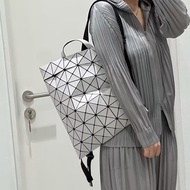 ISSEY MIYAKE 三宅一生 BAOABO 6x7霧面後背包 淺灰
