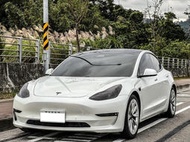 2021 Tesla Model3 LR  跑5萬，老闆自售車，全車原版無事故，小改款後的版本，全自動駕駛！
