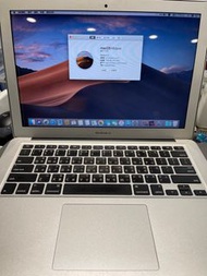 蘋果筆電  MacBook  Air  13吋  i5  4g  128g （A1466）2016年 無盒子、含充電器。外觀九成新 有些小痕跡、 無明顯摔碰傷， 電池t狀態、正常、循環341次、。 螢幕左方邊緣有一線條、不介意再詢問、謝謝 No.272