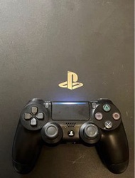 PS4 Pro 2TB 兩手制 PlayStation