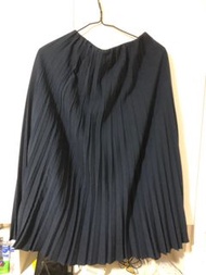 Uniqlo深藍色百褶長裙
