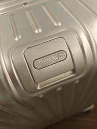 Rimowa 銀色鋁製行李箱 快走可議