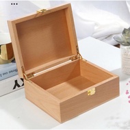 Durable and beautiful multi-purpose oak box, size 19x16x8.5cm