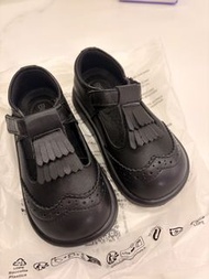 女童黑皮鞋