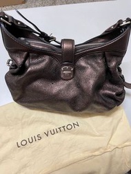 （二手）正品Louis Vuitton路易威登 LV Mahina牛皮包包金屬色/打孔通花/水餃包