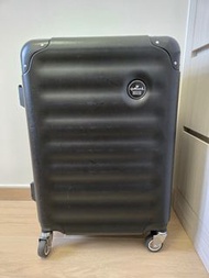 Hallmark Design Collection 20吋黑色登機行李箱/喼 Hand Carry Luggage/Baggage(換了全新金屬啤呤轆，堅固耐用更順滑)
