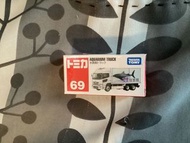 Tomica 69 魚缸貨車