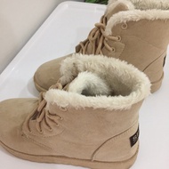 Furry Shoes Size 240