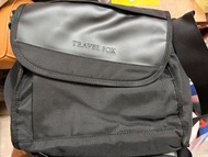 Travel fox 背包 $700（原價1400）