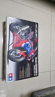 田宮Tamiya 1/12 Honda CBR1000RR-R Fireblade SP 模型