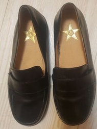 黑色皮鞋，台灣製造，時尚舒適，23號9成新見圖唯此一雙