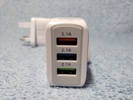 全新  足料5V充電器火牛變壓器，3 USB輸出，標籤寫QC3.0快充但只測試到5V電壓，當普通火牛吧了，手機，平板，蘋果，android，MP3，MP4合用 充乜都得，外型美觀，大牌子同款，英規香港