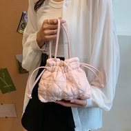2024 New Style Pleated Cloud Shoulder Bag Simple Rhombus Drawstring Pleated Bucket Bag for Women Clo