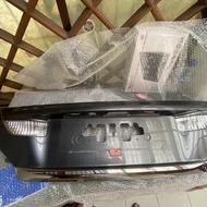 Garnish trunklid vellfire anh20