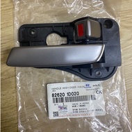 DOOR INNER HANDLE RIGHT (BODY COLOUR) GENUINE PART (ORIGINAL) [82620-1D020] NAZA RONDO
