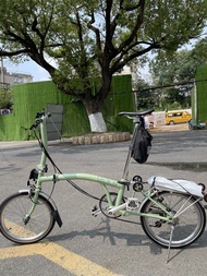 綠色 Brompton 摺車