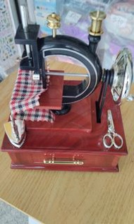 上鍊式裁縫機造型音樂盒tailoring machine music box