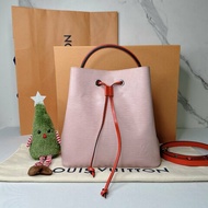 LV EPI水波紋水桶包