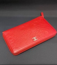 二手正品Chanel香奈兒正紅色經典山茶花立體壓紋小羊皮對開拉鏈長夾發財包