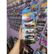 Hot Wheels 67 Ford GT 40 Mk. IV Ford GT Mattel