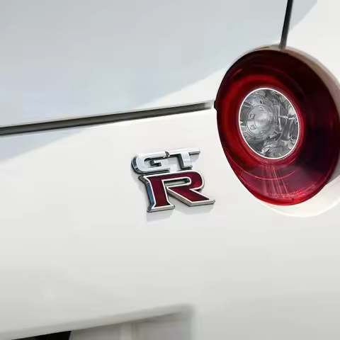 1PCS 3D Metal GTR logo Sticker Car Rear Trunk Body Emblem Sticker For Nissan GTR R35 R34 Altima Qash