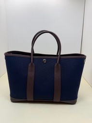 hermes 愛馬仕 Z刻 深海藍帆布拼皮銀扣garden party花園30 手提包